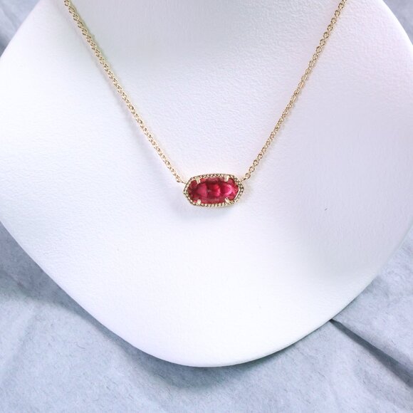 Kendra Scott Elisa Berry red glass Pendant Necklace in Gold - Picture 2 of 2